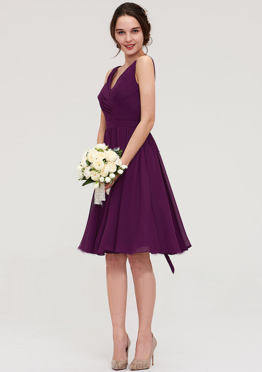 Sleeveless V Neck Chiffon A-line/Princess Knee-Length Bridesmaid Dresses With Pleated Estrella DFP0025401