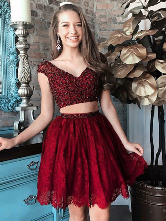 2024 Lace Thalia Homecoming Dresses A-Line V Neck Cap Sleeve Two Piece Beading Cut Short/Mini