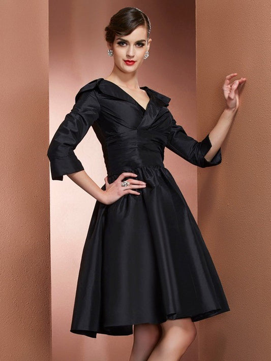 A-Line/Princess V-neck 3/4 Sleeves Short Taffeta Mother of the Bride Dresses DFP0007247