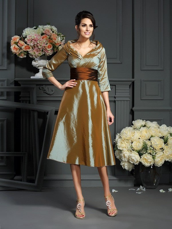 A-Line/Princess V-neck 3/4 Sleeves Short Taffeta Mother of the Bride Dresses DFP0007153