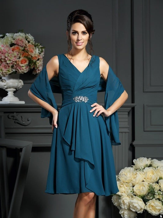 A-Line/Princess V-neck Beading Sleeveless Short Chiffon Mother of the Bride Dresses DFP0007179