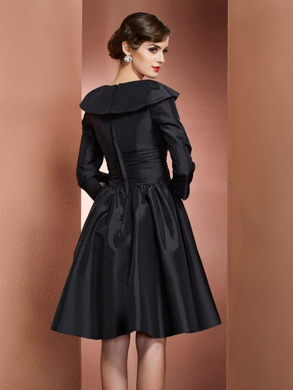 A-Line/Princess V-neck 3/4 Sleeves Short Taffeta Mother of the Bride Dresses DFP0007247