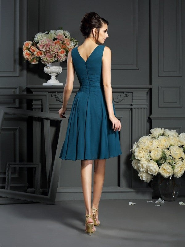 A-Line/Princess V-neck Beading Sleeveless Short Chiffon Mother of the Bride Dresses DFP0007179