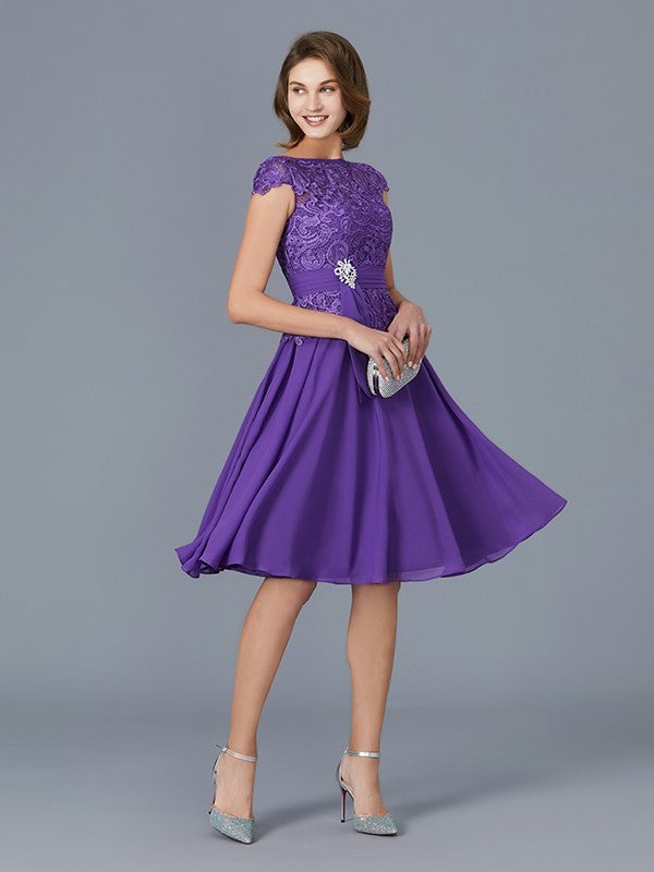 A-Line/Princess Bateau Chiffon Knee-Length Beading Sleeveless Mother of the Bride Dresses DFP0007365