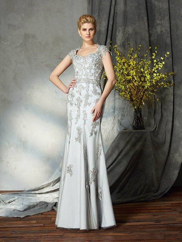 Sheath/Column Sweetheart Applique Sleeveless Long Satin Mother of the Bride Dresses DFP0007079