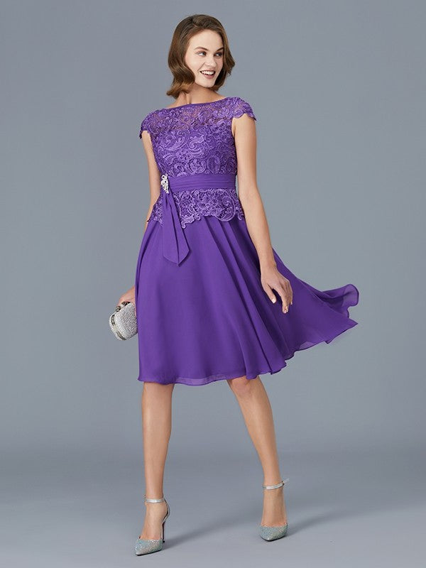 A-Line/Princess Bateau Chiffon Knee-Length Beading Sleeveless Mother of the Bride Dresses DFP0007365