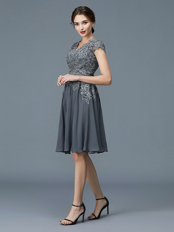 A-Line/Princess V-neck Chiffon Applique Sleeveless Knee-Length Mother of the Bride Dresses DFP0007297