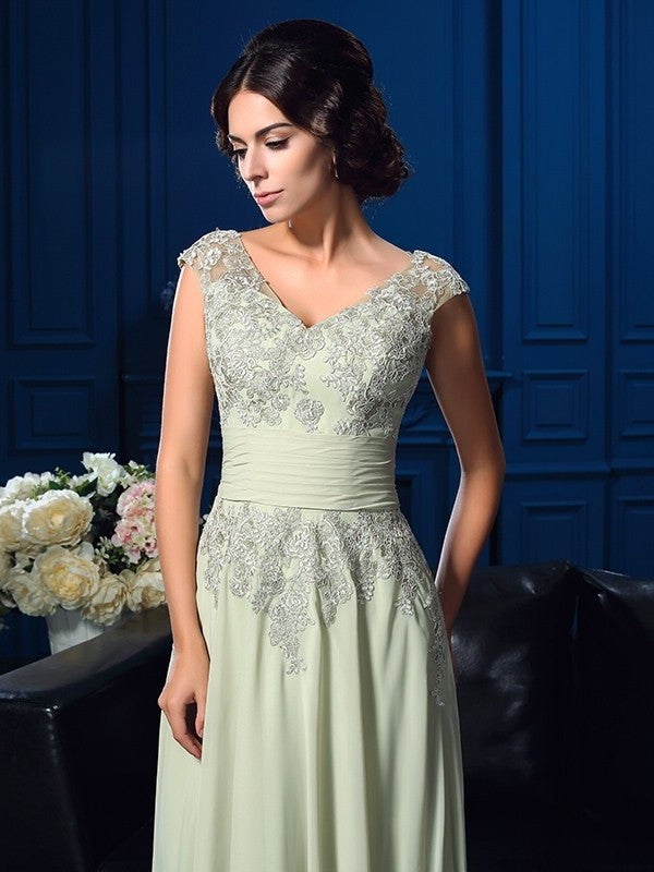 A-Line/Princess V-neck Applique Sleeveless Long Chiffon Mother of the Bride Dresses DFP0007174