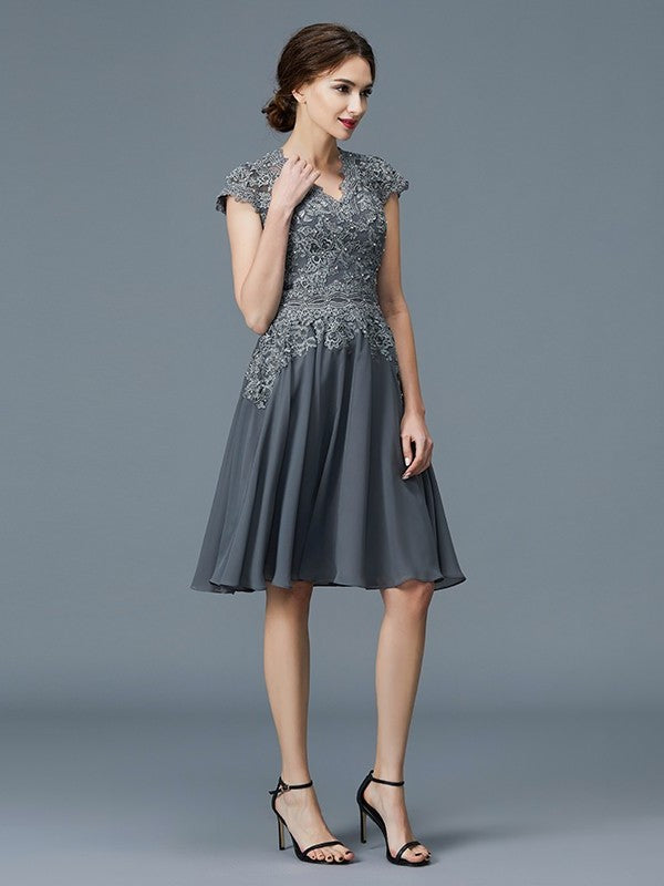 A-Line/Princess V-neck Chiffon Applique Sleeveless Knee-Length Mother of the Bride Dresses DFP0007297